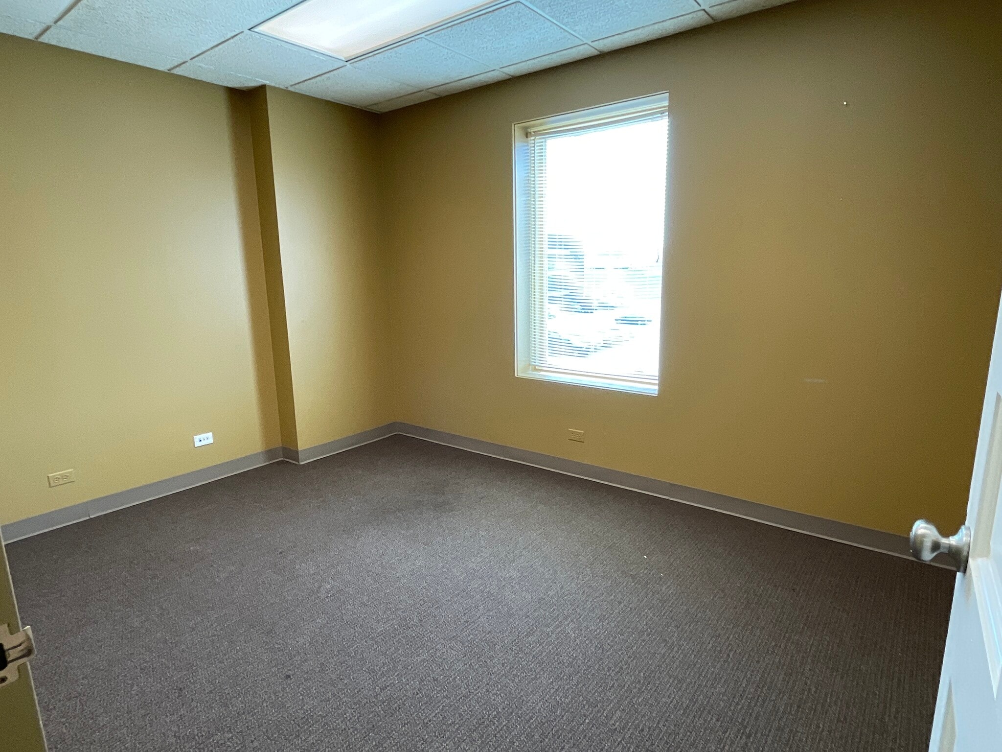 1550 N Northwest Hwy, Park Ridge, IL for lease Interior Photo- Image 1 of 3