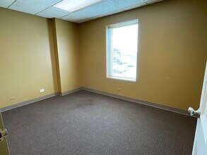1550 N Northwest Hwy, Park Ridge, IL for lease Interior Photo- Image 1 of 3