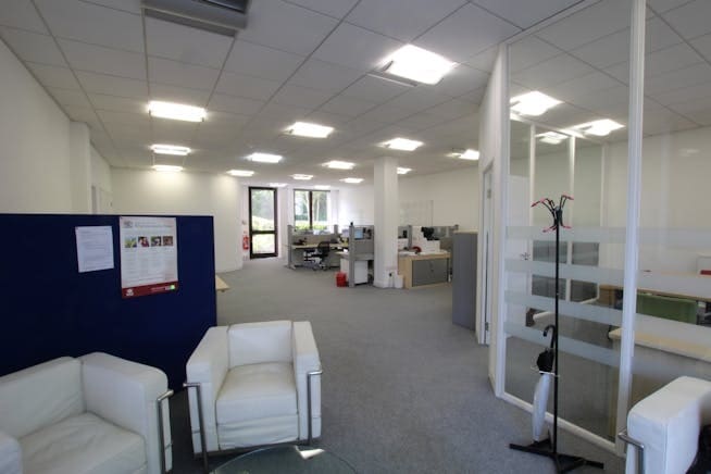 Woolsack Way, Godalming for lease Interior Photo- Image 1 of 4