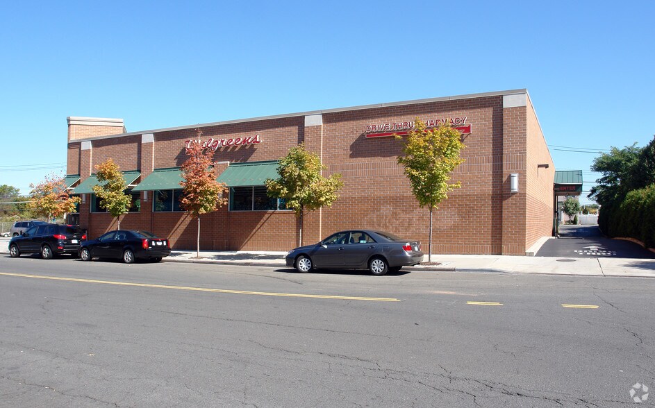 758 Arthur Kill Rd, Staten Island, NY for sale - Building Photo - Image 2 of 4