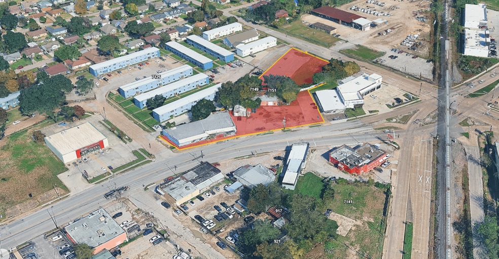 Martini Hardware Lawndale portfolio of 4 properties for sale on LoopNet.com - Building Photo - Image 2 of 21