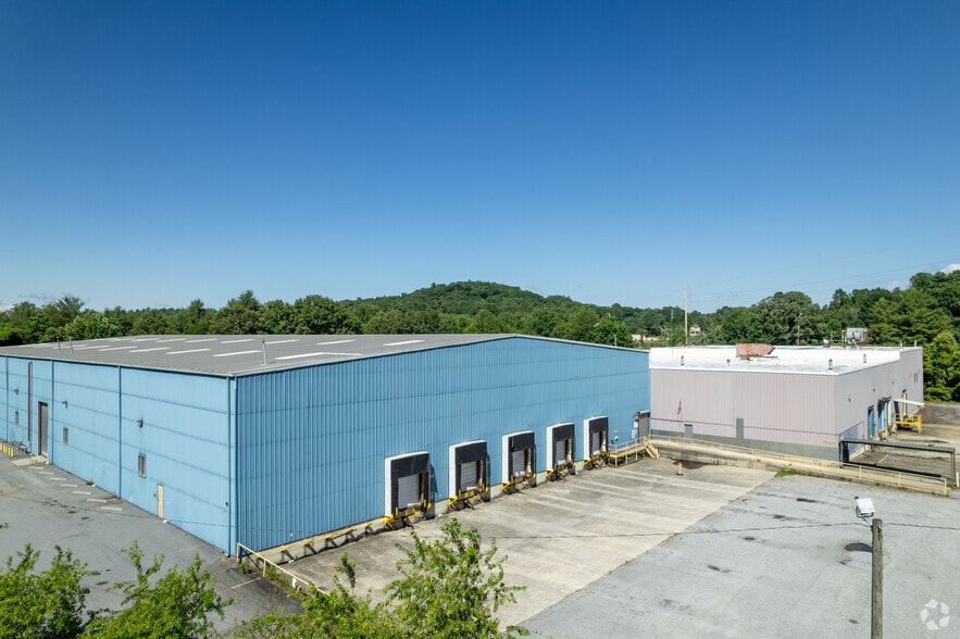90 Christ School Rd, Arden, NC for sale - Primary Photo - Image 1 of 37