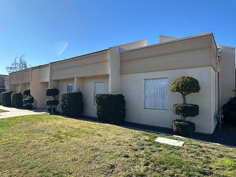 2301 Coffee Rd, Modesto, CA for lease - Building Photo - Image 3 of 7