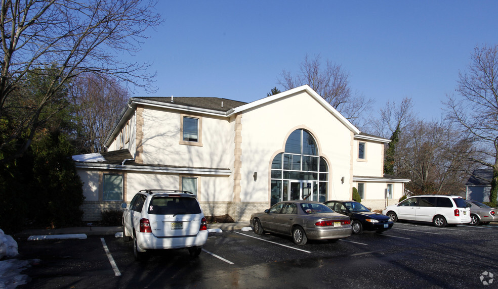 215 E Laurel Rd, Stratford, NJ for lease - Building Photo - Image 3 of 13