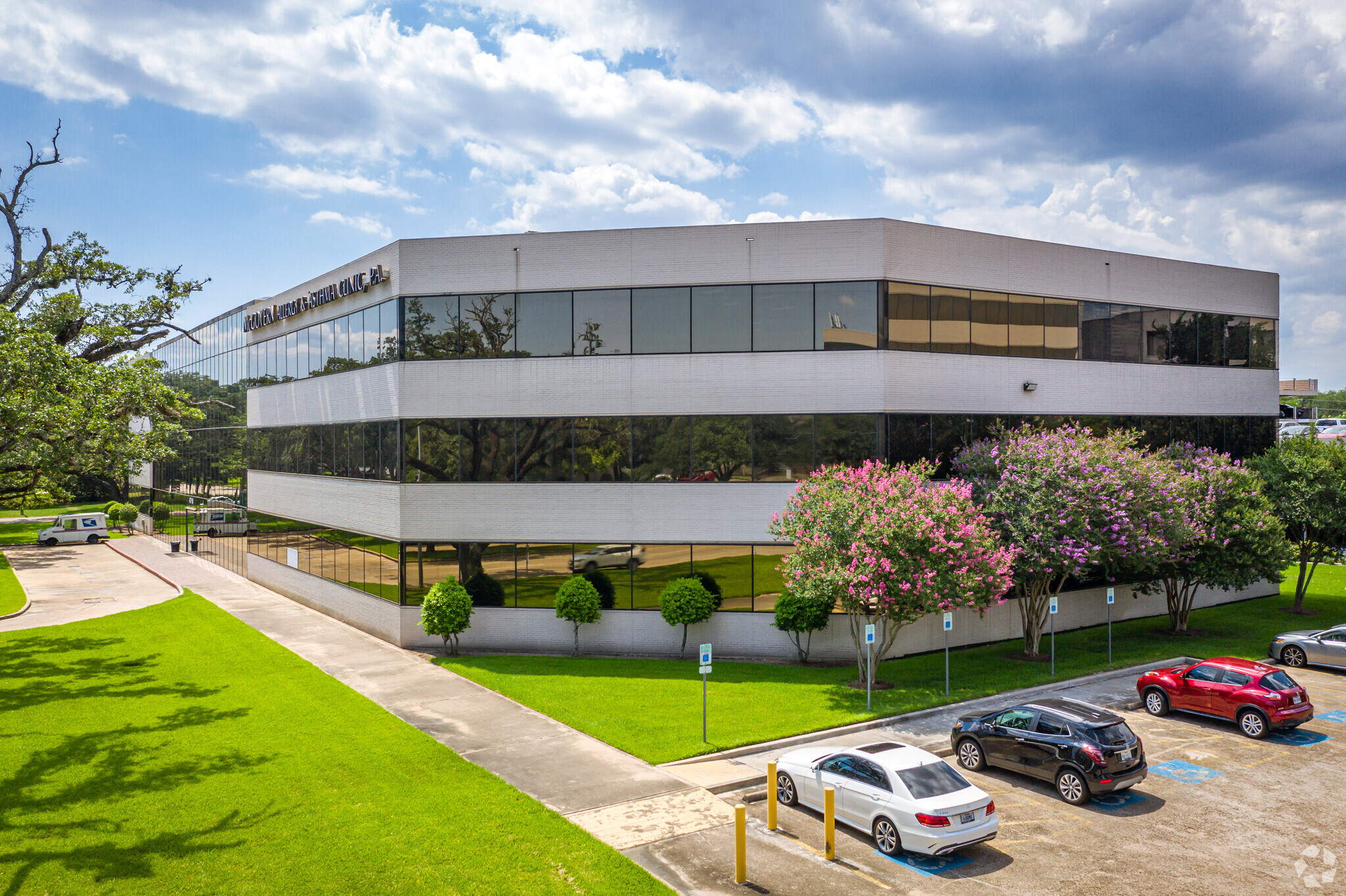 4710 Bellaire Blvd, Bellaire, TX for lease Building Photo- Image 1 of 27