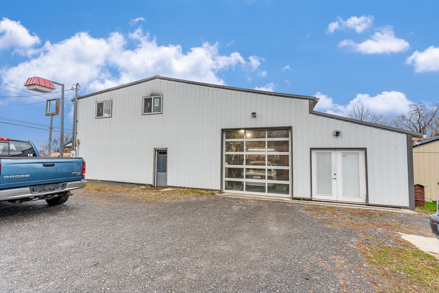 812 N Pike St, Grafton, WV for lease - Building Photo - Image 3 of 14