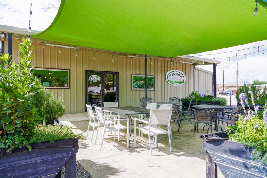 210 W Railroad St, El Campo, TX for sale - Building Photo - Image 1 of 20