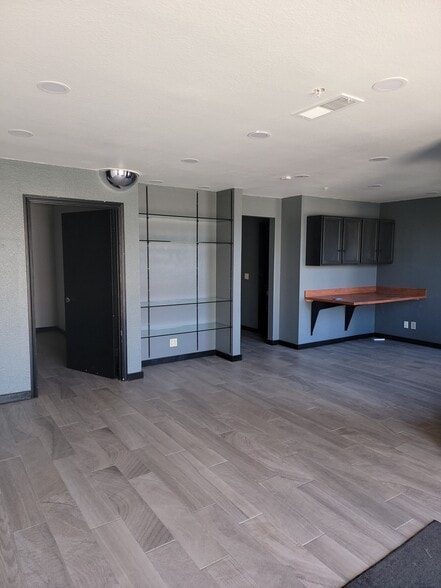 2005 Lamar Dr, Round Rock, TX for lease - Building Photo - Image 2 of 8