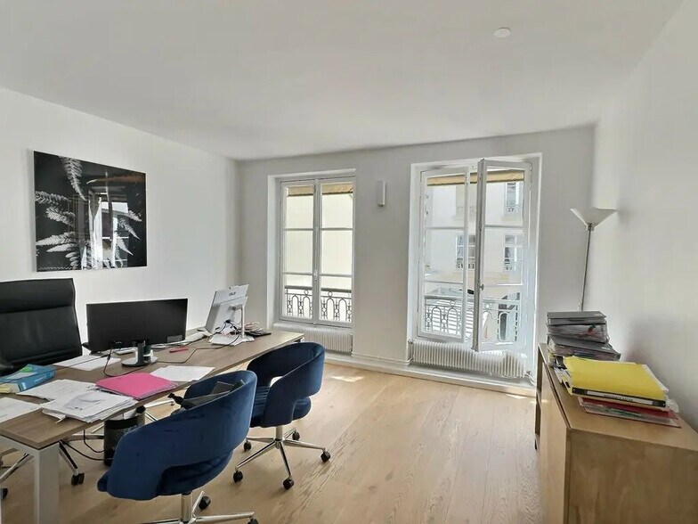 18 Rue De L'Arcade, Paris for lease - Interior Photo - Image 1 of 5