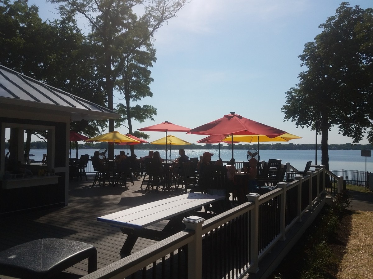 35 W Main St, Lake Zurich, IL 60047