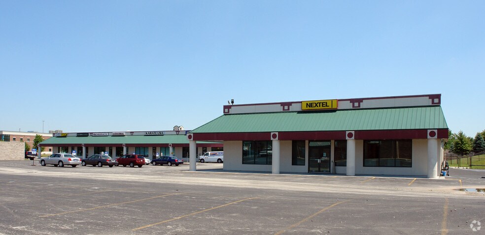 1641 Commanche Ave, Green Bay, WI for sale - Primary Photo - Image 1 of 1