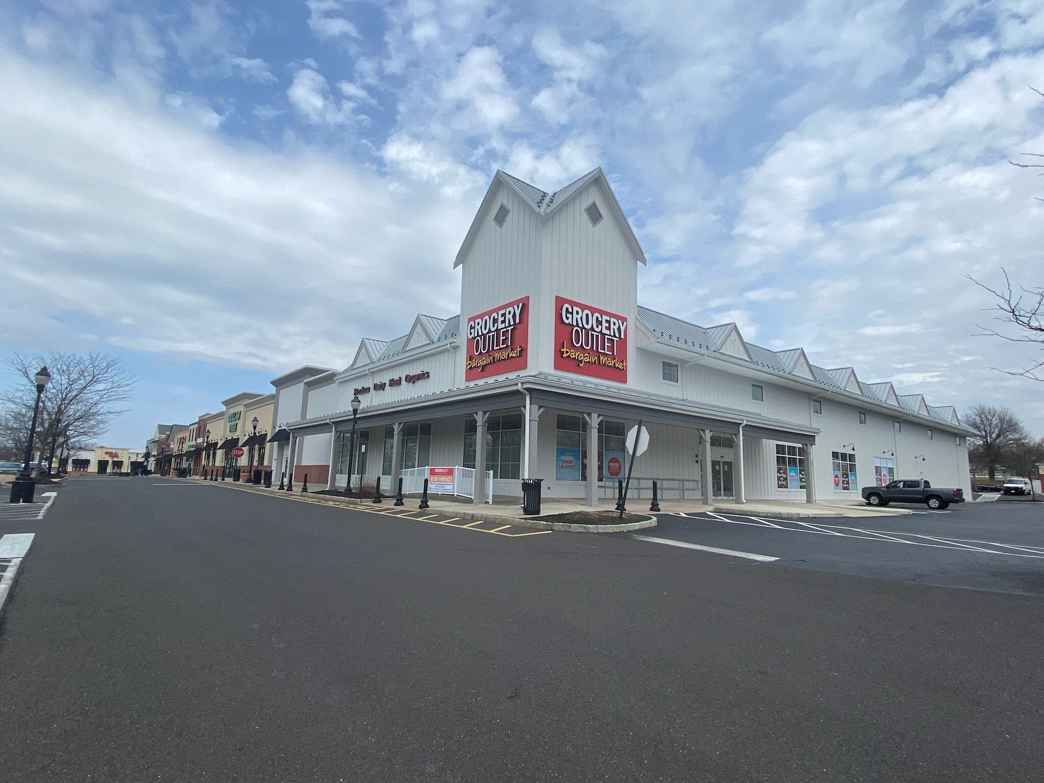 401-611 S Broad St, Lansdale, PA for lease Building Photo- Image 1 of 5
