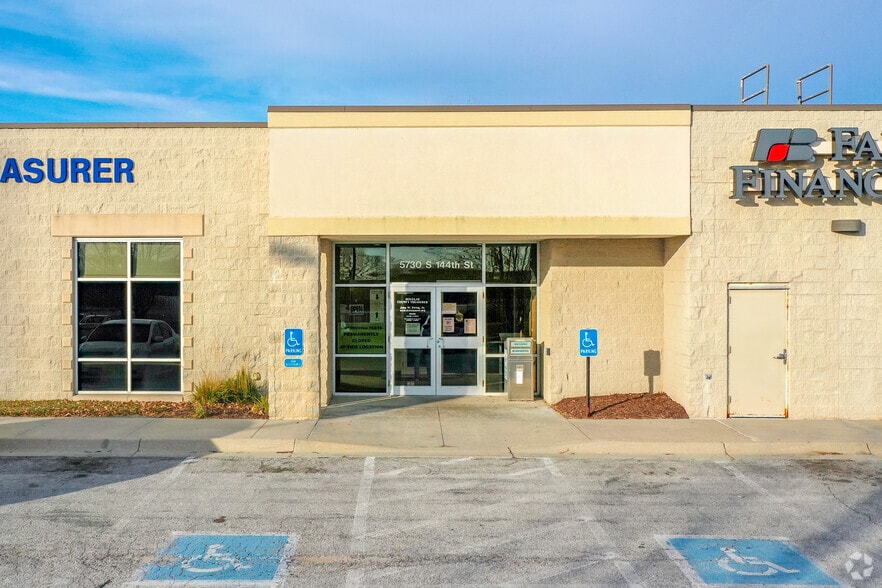 5730 S 144th St, Omaha, NE for lease - Building Photo - Image 2 of 5
