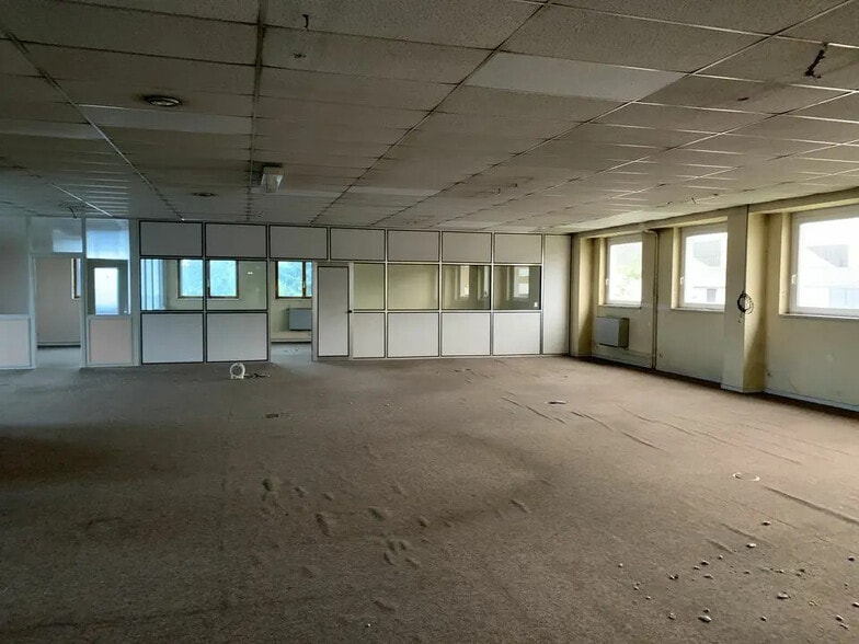 Office in Strasbourg for lease - Interior Photo - Image 3 of 8