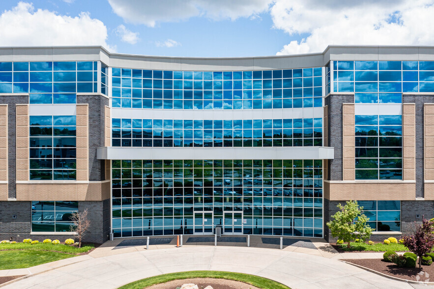 4000 Town Center, Canonsburg, PA for lease - Building Photo - Image 3 of 5