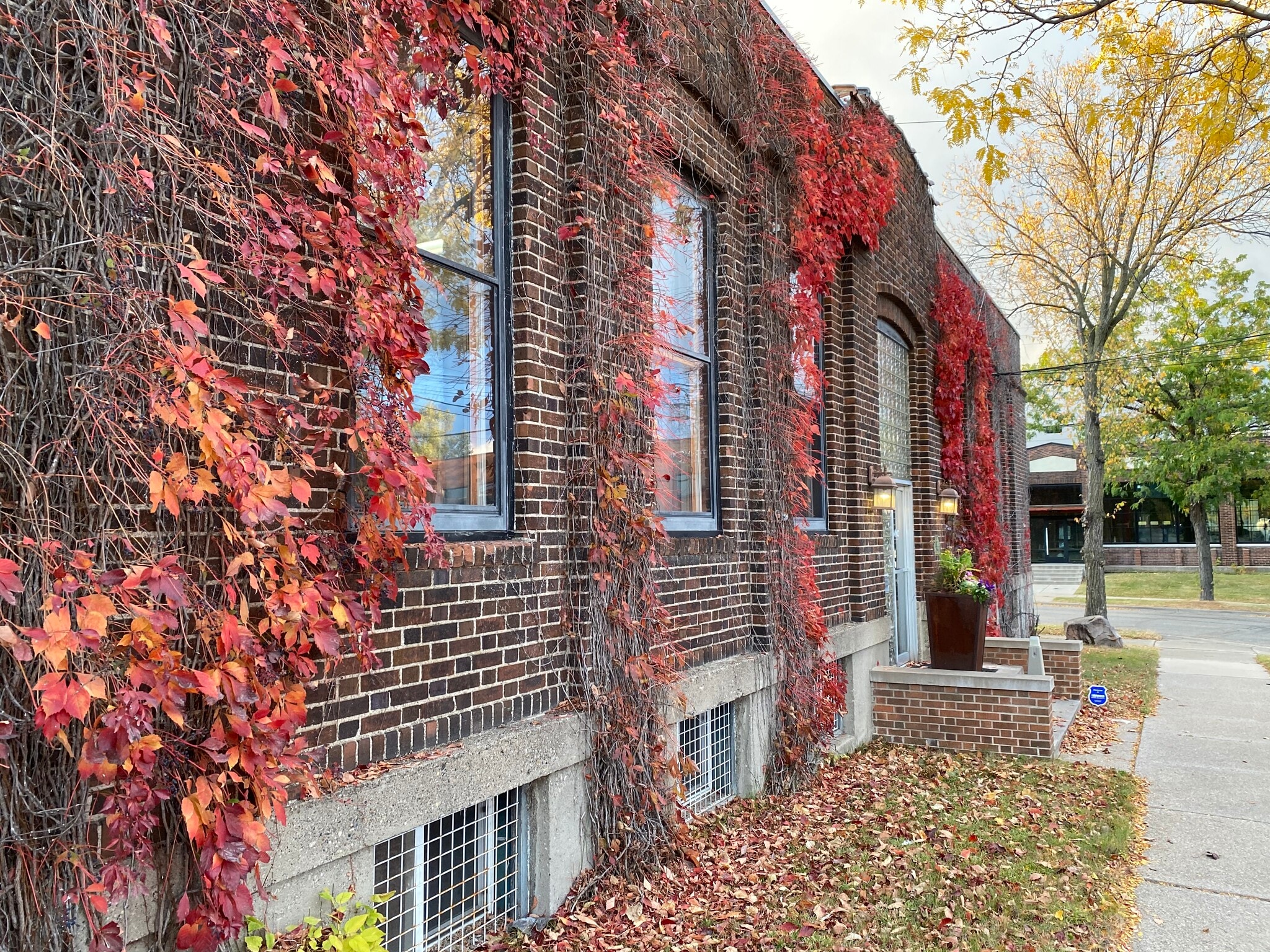 1828 Jefferson St NE, Minneapolis, MN for lease Building Photo- Image 1 of 7
