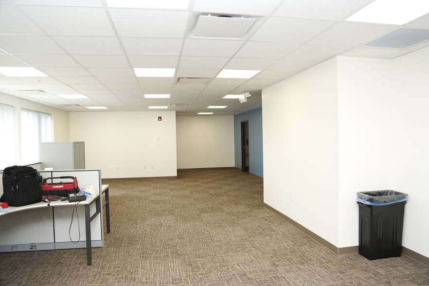 300 Wedgewood Dr, Morgantown, WV for lease - Building Photo - Image 3 of 14