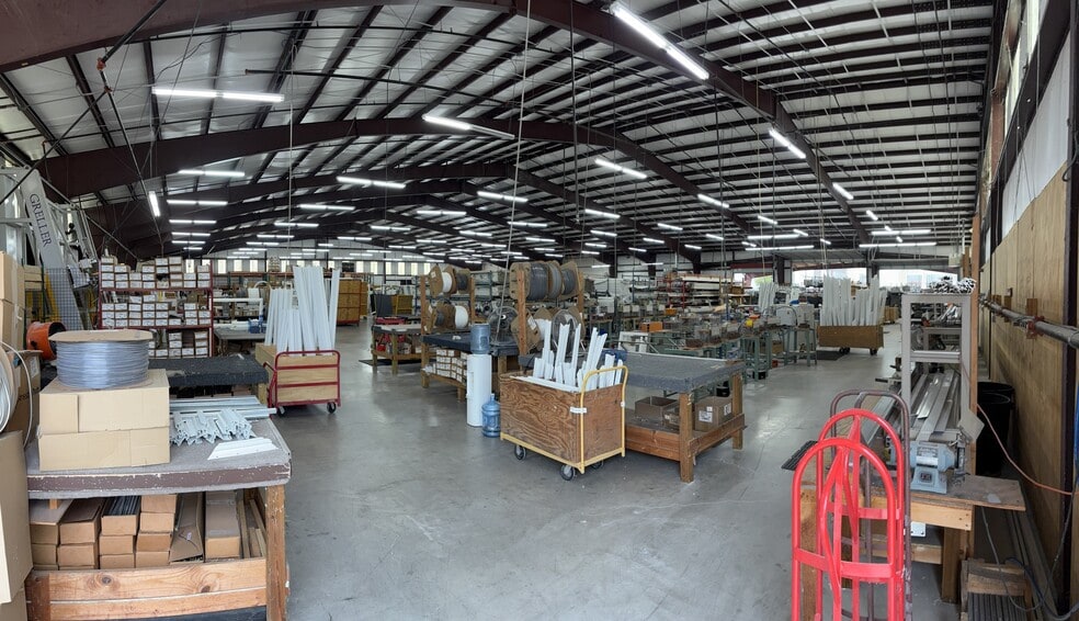 205 Mustang Cv, Taylor, TX for sale - Building Photo - Image 2 of 11