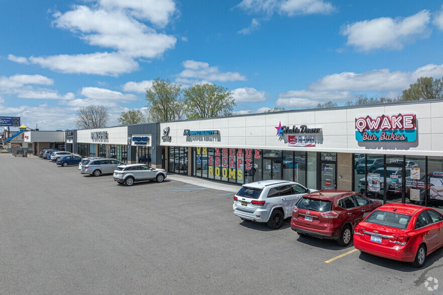 2889 28th St SE, Kentwood, MI for lease - Building Photo - Image 2 of 4