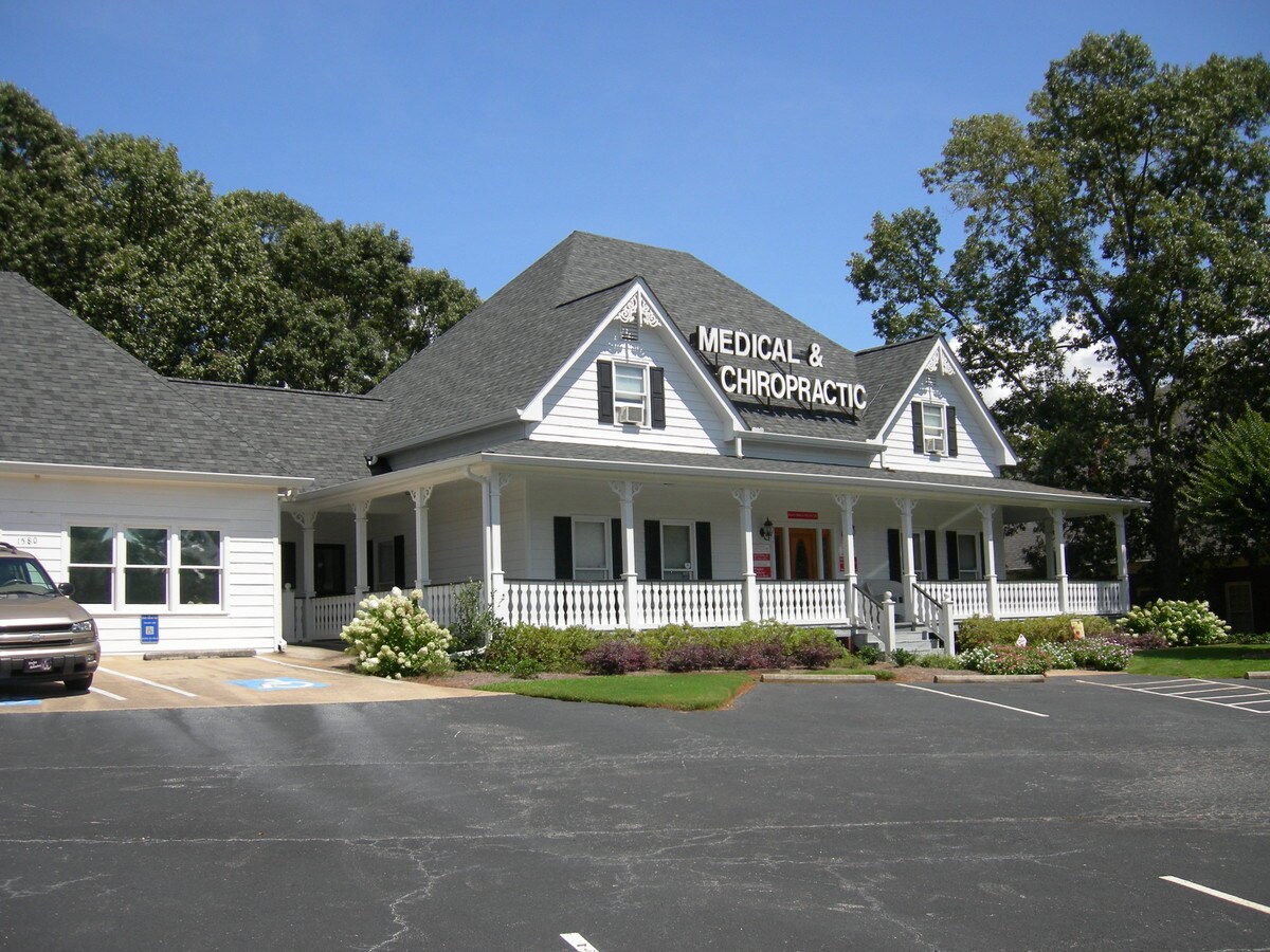 1580 Tree Lane Rd, Snellville, GA 30078