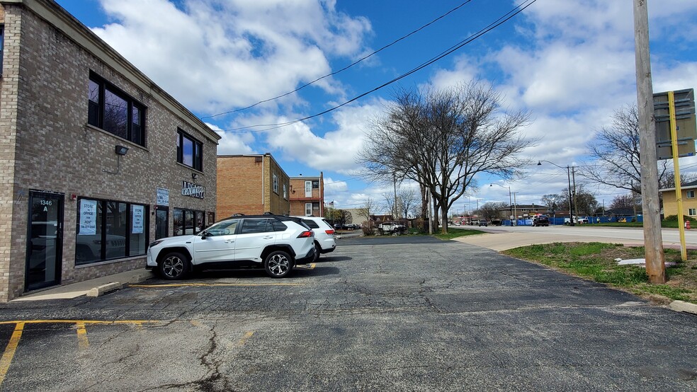 1346 W Irving Park Rd, Bensenville, IL for sale - Building Photo - Image 3 of 16