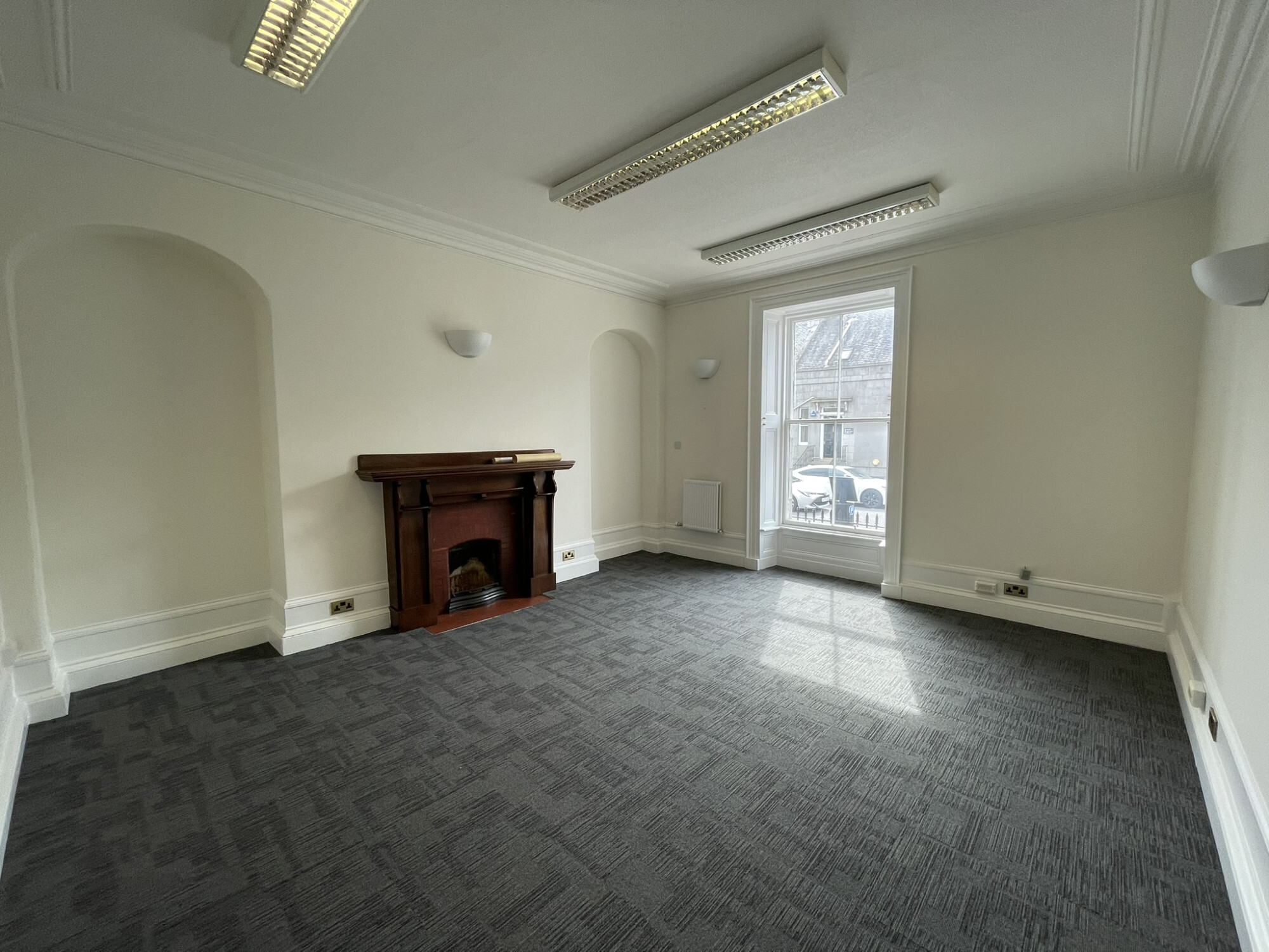 17 Albert St, Aberdeen for sale Interior Photo- Image 1 of 6