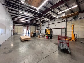 2860 Ogletown Rd, Newark, DE for lease Interior Photo- Image 2 of 7