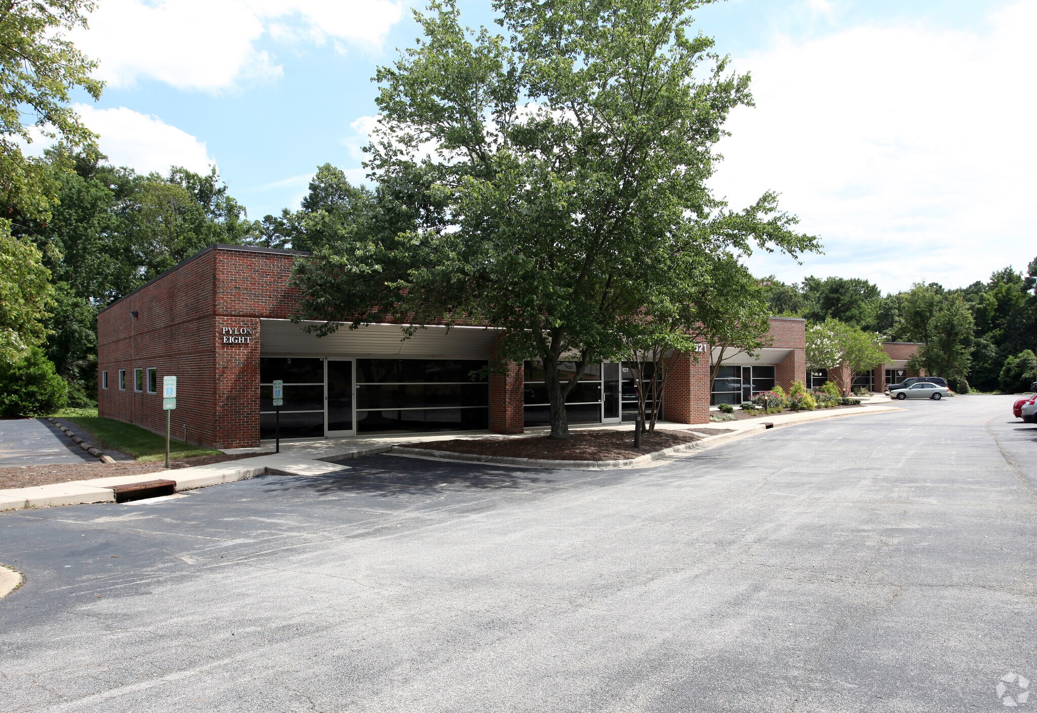 621 Hutton St, Raleigh, NC for lease Building Photo- Image 1 of 8