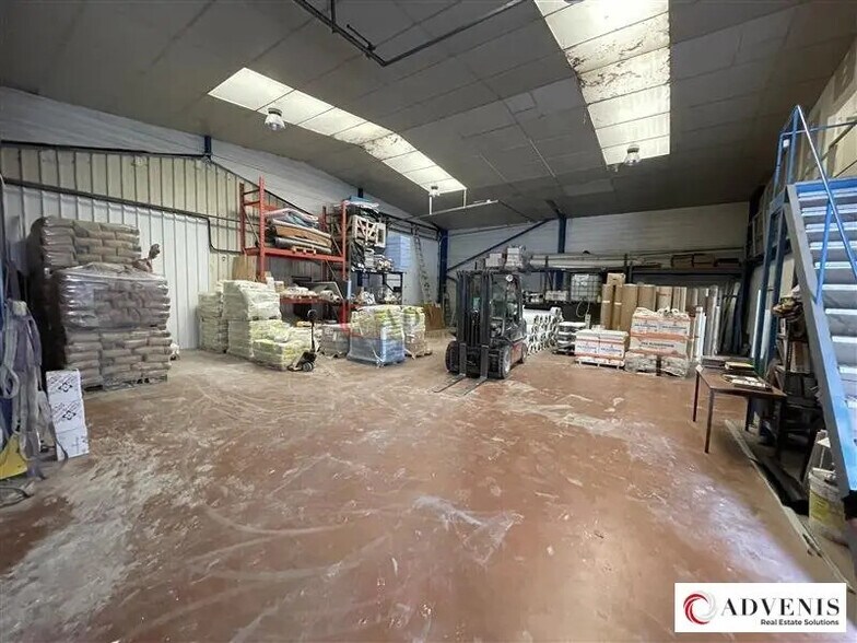 Flex in Cestas for lease - Building Photo - Image 3 of 7