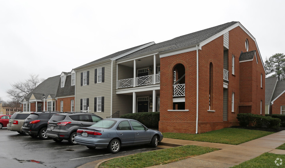 9854-9856 Lori Rd, Chesterfield, VA for sale - Primary Photo - Image 1 of 1