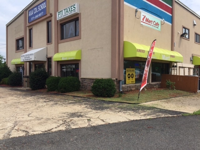 7223 Centreville Rd, Manassas, VA for lease - Primary Photo - Image 1 of 3