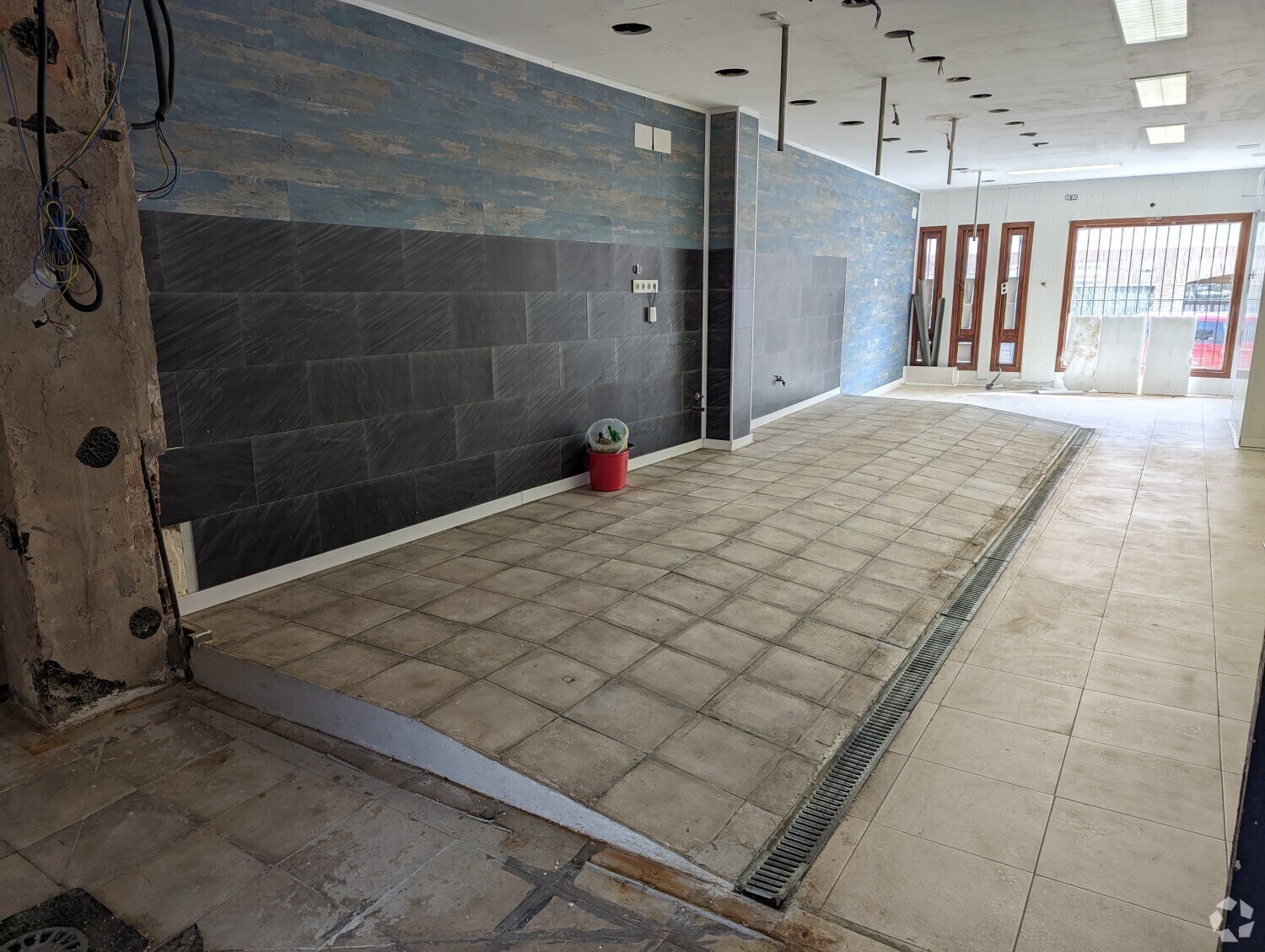 Retail in Valdetorres de Jarama, Madrid for lease Interior Photo- Image 1 of 2