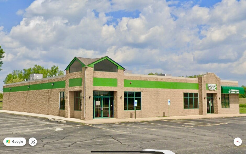 7358 N Cherryvale Mall Dr, Rockford, IL for lease - Building Photo - Image 2 of 22