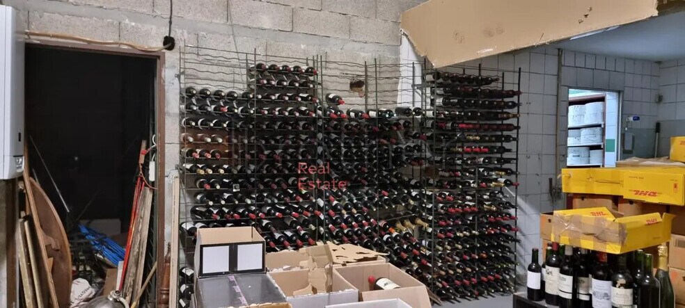 Office in Bordeaux for lease - Interior Photo - Image 3 of 5