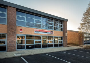 891-895 Plymouth Rd, Slough for lease Building Photo- Image 1 of 3