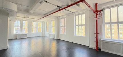 164 W 25th St, New York, NY for lease Interior Photo- Image 2 of 10