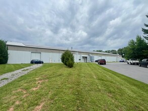 4 Briar Dr, West Grove, PA for lease Building Photo- Image 2 of 3