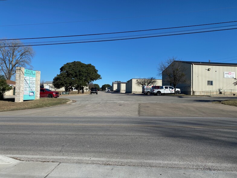 130 Ralph Ablanedo Dr, Austin, TX for lease - Building Photo - Image 1 of 6