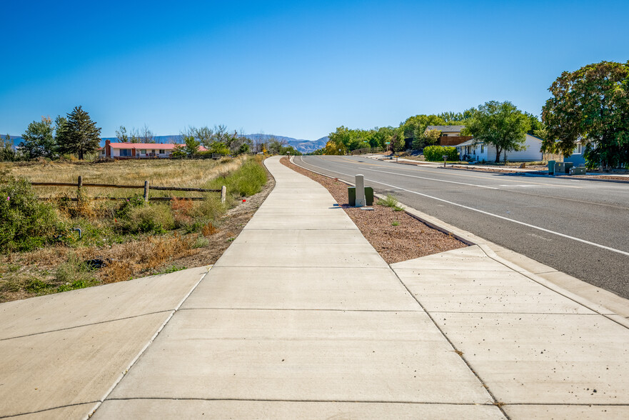 1595 E Oak Grove Rd, Montrose, CO for sale - Building Photo - Image 3 of 9