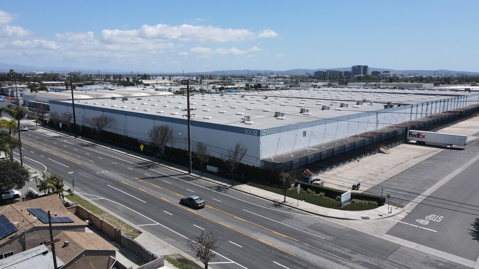 500 W Warner Ave, Santa Ana, CA for lease - Building Photo - Image 1 of 8