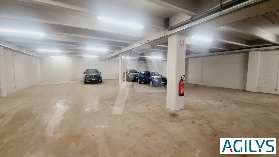 Flex in Palaiseau for lease - Building Photo - Image 3 of 4
