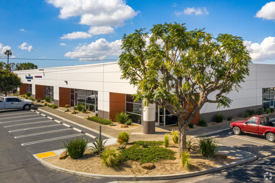 600 S Grand Ave, Santa Ana, CA for lease - Building Photo - Image 1 of 15