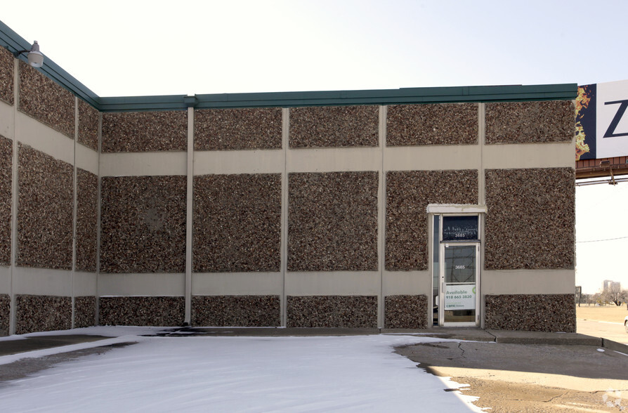 3685-3699 S 73rd East Ave, Tulsa, OK for lease - Building Photo - Image 3 of 6