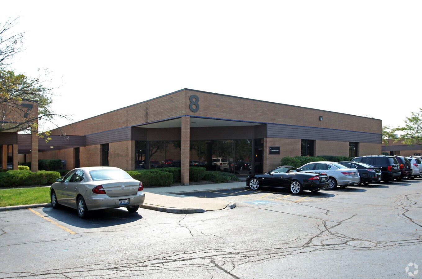 425 Huehl Rd, Northbrook, IL 60062