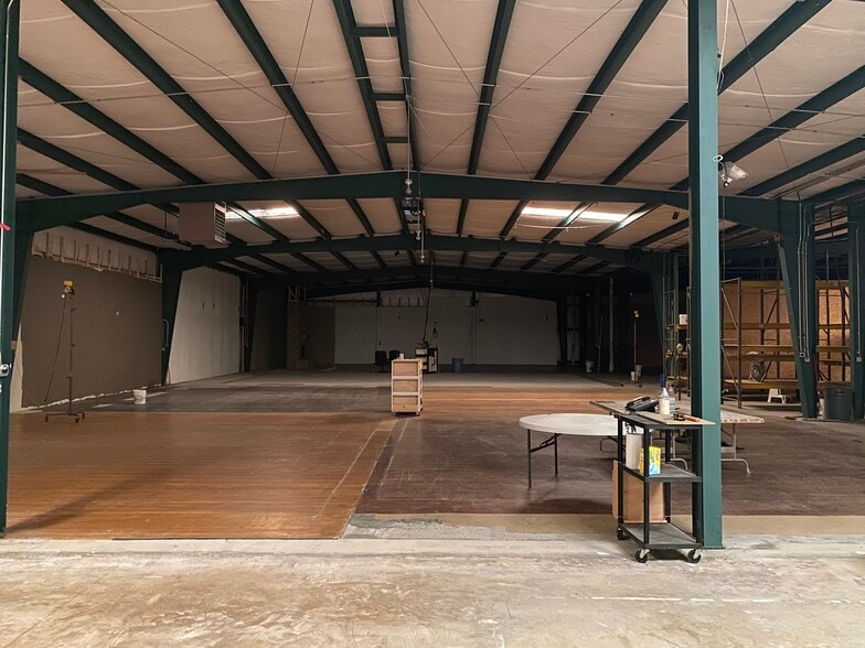 4189 Chesterville Rd, Tupelo, MS for lease - Interior Photo - Image 2 of 11