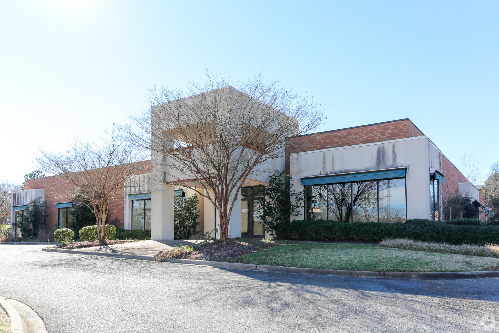 2328 Crown Centre Dr, Charlotte, NC for sale Building Photo- Image 1 of 1