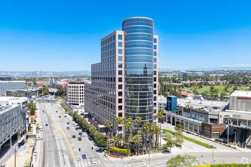 6701 Center Dr W, Los Angeles, CA for lease - Primary Photo - Image 1 of 7