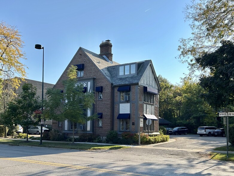 140-144 Green Bay Rd, Winnetka, IL for lease - Building Photo - Image 1 of 4