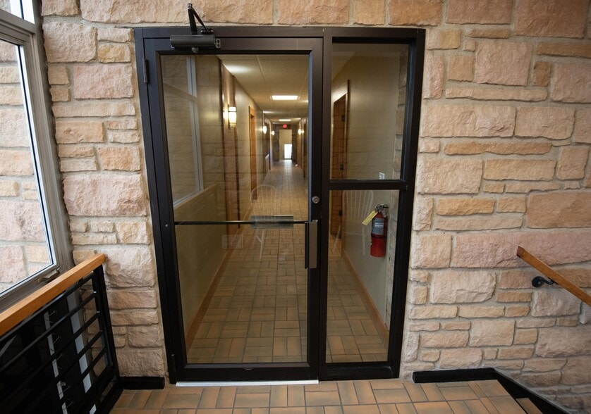 1221 3rd Ave SW, Rochester, MN for lease - Building Photo - Image 2 of 11