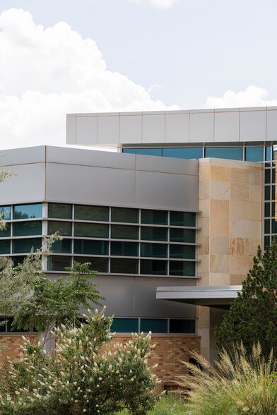 1600 Saint Michaels Dr, Santa Fe, NM for lease - Building Photo - Image 1 of 41